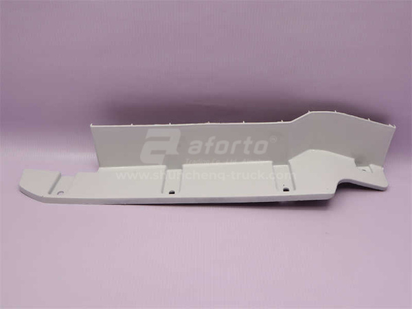 Накладка декоративная на бампер SHAANXI X3000 белый правая