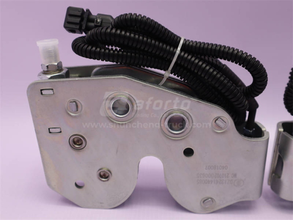 Замок кабины гидравлический SHAANXI X3000/H3000S правый (оригинал)