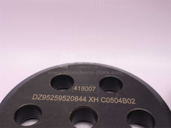 Крышка прижимная подшипника балансира SHAANXI X3000/M3000