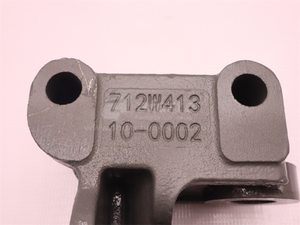 Кронштейн рессоры HOWO TX передний левый (оригинал)