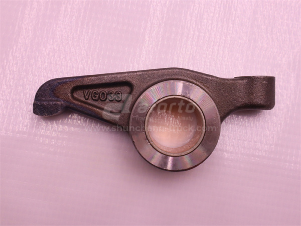 Коромысло SINOTRUK (4 клапана ) выпускного клапана