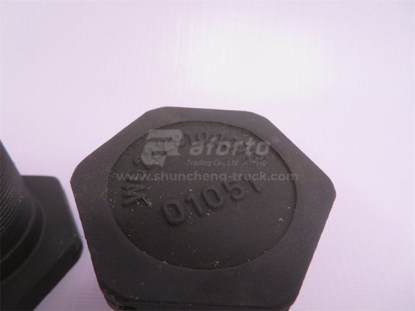 Болт 42*40*1.5 КПП HW18709 фланца выходного вала (оригинал)