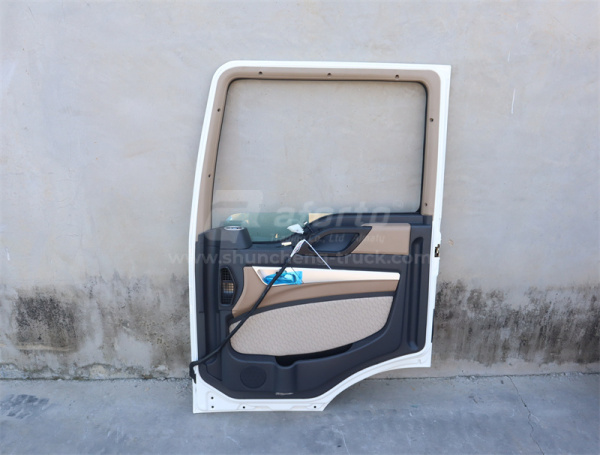 Дверь кабины HOWO T5G/C7H/TX в сборе белый правая