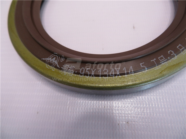 Сальник ступицы передней FAW 95*134*15 QINYAN