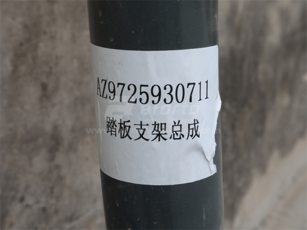 Крепление бампера HOWO 2010