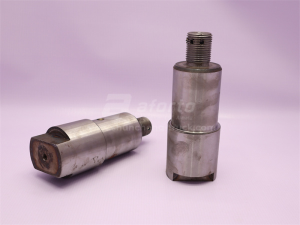 Палец поворотный нижний (без гайкой) (в раме) XCMG LW500F (оригинал)