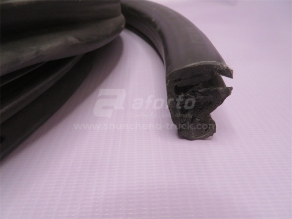 Резиновый уплотнитель двери (крепится к кабине) SHAANXI