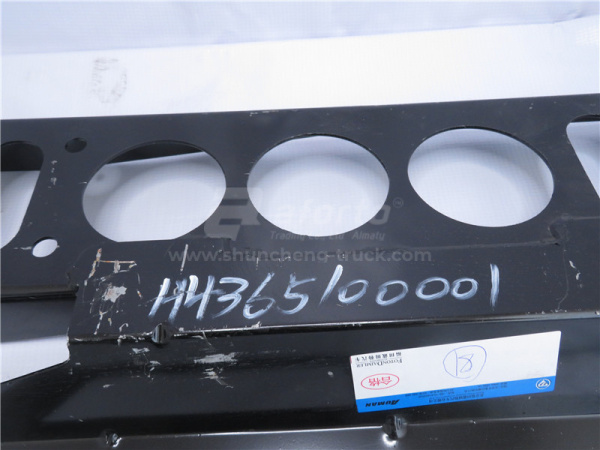 Кронштейн заднего фонаря левого GTL