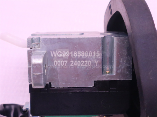 Переключатель света и поворотов подрулевой HOWO A7 левый