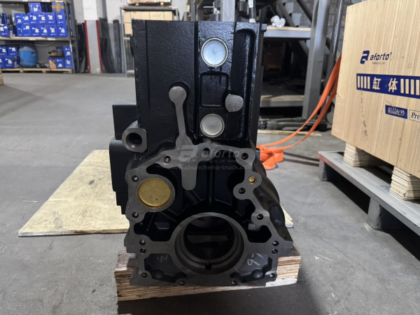 Блок двигателя WD618 Euro II (2 клапана на цилиндр) с четырьмя отверстиями LAIYANGZHONGYAO