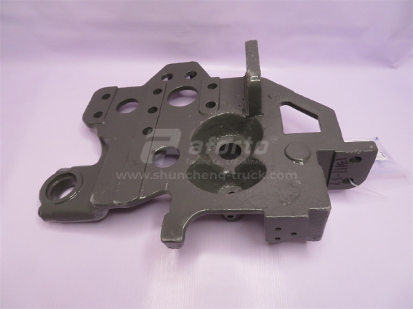 Кронштейн торсиона кабины HOWO левая