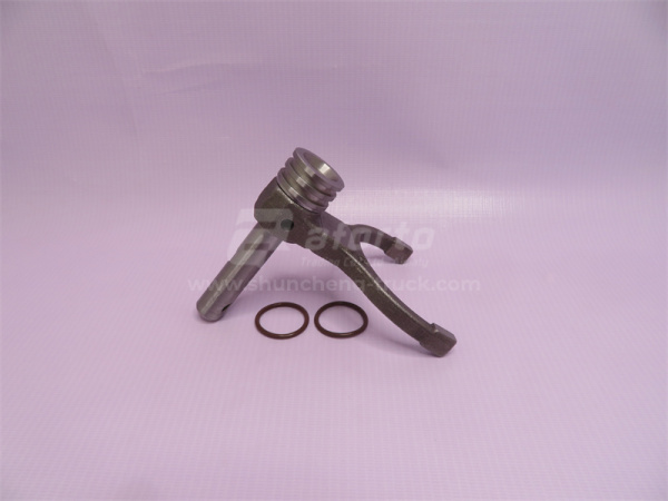 Вилка коробки отбора мощности (для КПП HW) HW70 с валом