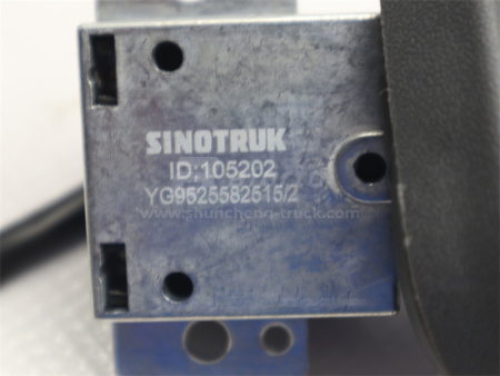 Переключатель света и поворотов подрулевой HOWO V7 (оригинал)