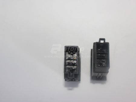 Переключатель щитковый HOWO T5G/C7H SAR/ESC закрыватель (оригинал)