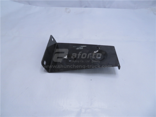 Кронштейн щиток подножки GTL верхней правой передний