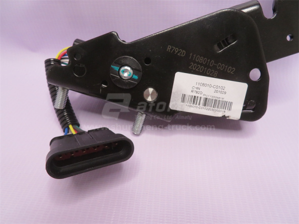 Педаль газа DONGFENG TIANLONG/DALISHAN/TIANJIN с датчиком положения