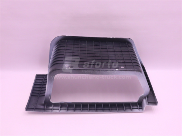 Щиток подножки SHAANXI X3000 белый левая