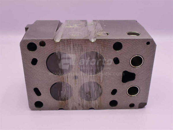 Головка блока WEICHAI WP12G460E310 (4 клапана) в сборе с клапанами