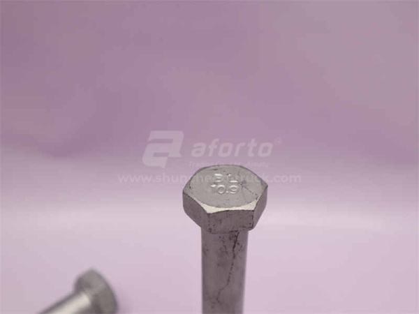 Болт тяги реактивной 18*110*1.5 HOWO 70T AC26 (оригинал)