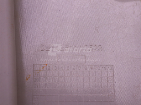 Кронштейн обтекателя кабины SHAANXI X3000/X5000 2019 самосвал желтый левый