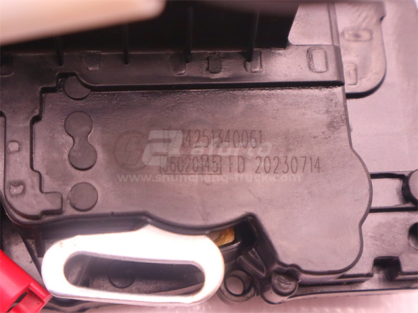 Замок двери кабины с тягой SHAANXI X5000 левый (оригинал)