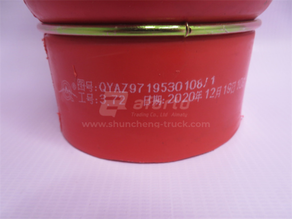 Патрубок интеркулера 100*160 (3 стяжки) HOWO QINYAN