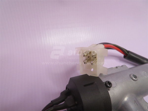 Замок зажигания HOWO 2007/STRW (круглые контакты) (оригинал)