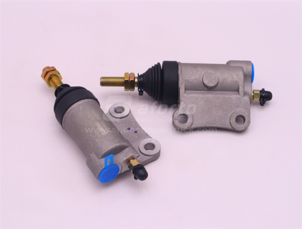 Цилиндр газа главный XCMG кран (оригинал)