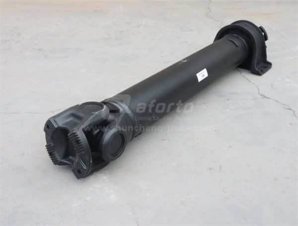 Кардан SHAANXI F3000 8*4 приводной 1210мм фланец-180 крестовина-68 отв.-4 с подвесным