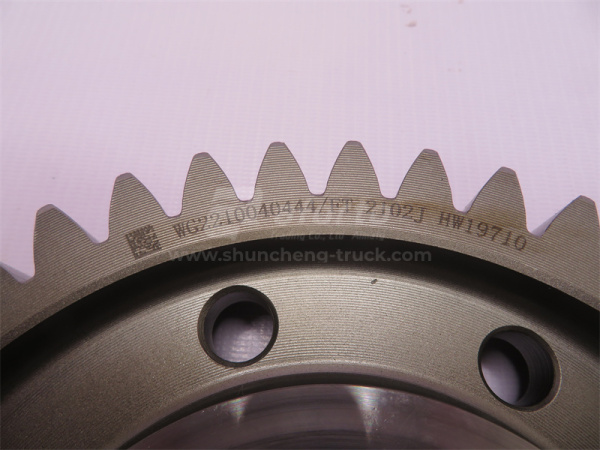 Шестерня КПП HW15710/19710 вторичного вала 3 передачи Z=46 новая модель