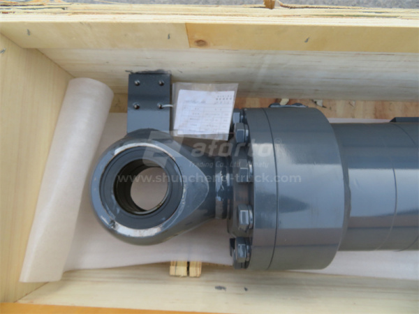 Гидроцилиндр разгрузки ковша XCMG ZL50G (оригинал)