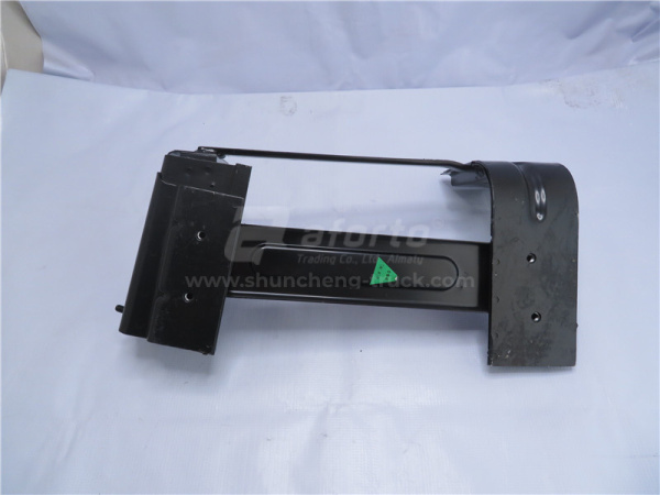 Кронштейн щиток подножки GTL верхней правой