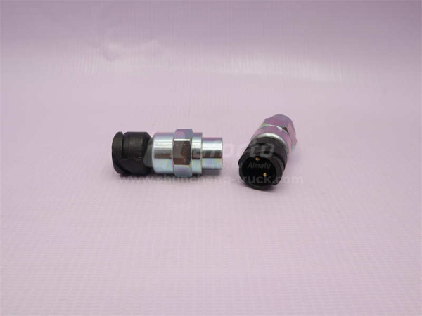 Датчик стоп сигналов стояночного тормоза SITRAK C7H/T5G/TX