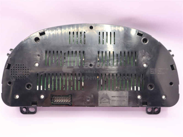 Щиток приборов HOWO 2009 (оригинал)