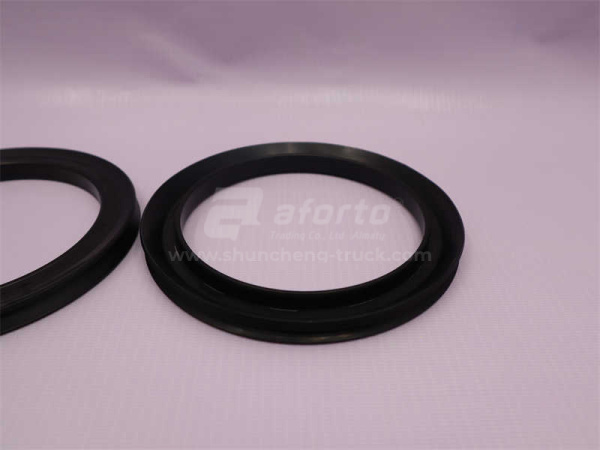 Сальник ступицы задней Автобус YUTONG ZK6852HG 103.7*136.8*11.2