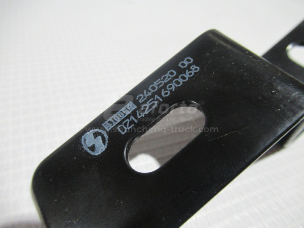 Кронштейн шумоизоляционная панель двигателя SHAANXI X5000 правая (оригинал)