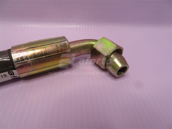 Шланг ГУР на насос HOWO L = 65см  18*18mm