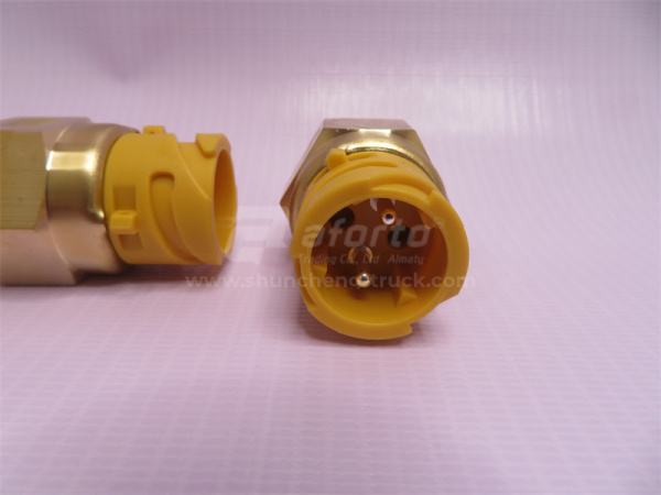 Датчик пониженой/повышеной передачи SINOTRUK HW19712  0024