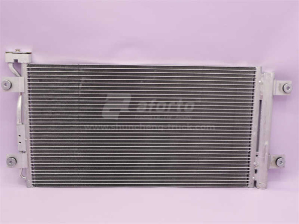 Радиатор кондиционера HOWO 2014/V7 (оригинал)