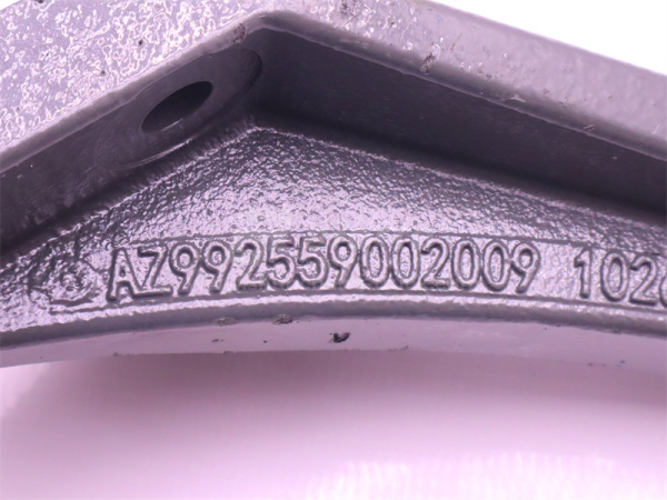 Кронштейн подушки двигателя HOWO TX передней левая (оригинал)