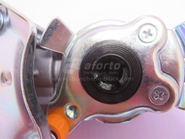 Соединительная головка на прицеп желтая с клапаном M22х1.5 4522002120 SORL