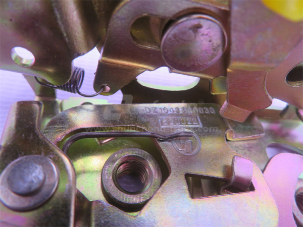 Замок двери кабины SHAANXI F2000 левый