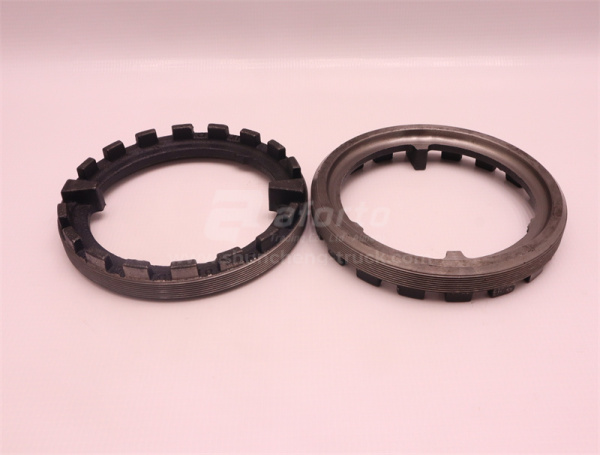 Гайка регулировочная дифференциала редуктора моста левый MCP16 (оригинал)