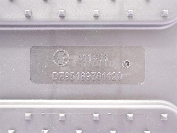 Крышка аккамулятор SHAANXI F3000 новая модель (оригинал)