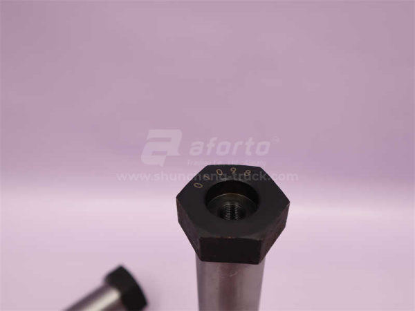 Палец рессоры HOWO 70T передний 30*150/177 с гайкой (оригинал)