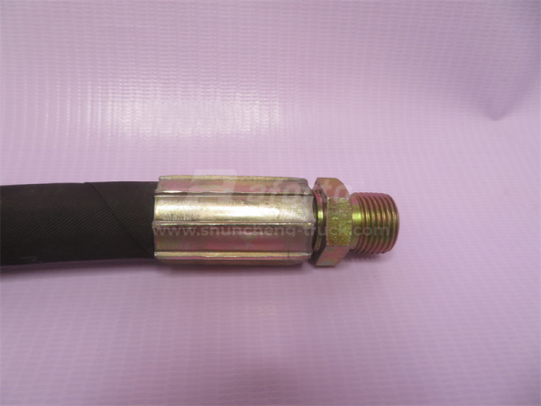 Шланг тормозной SHAANXI F3000 70см. QINYAN