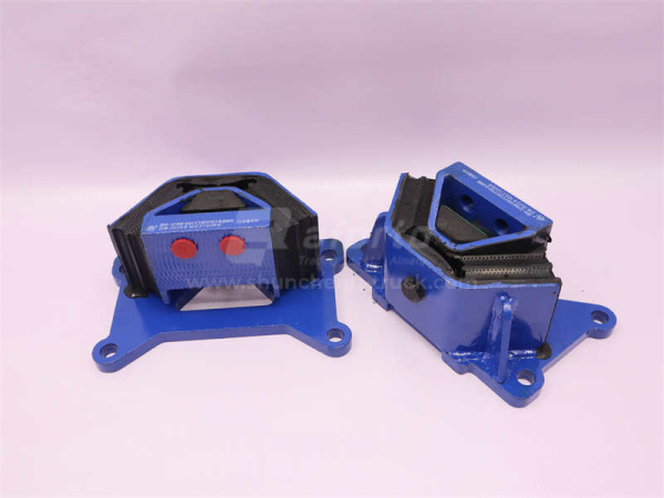 Подушка двигателя SITRAK C7H/TX400/TX440 задняя QINYAN