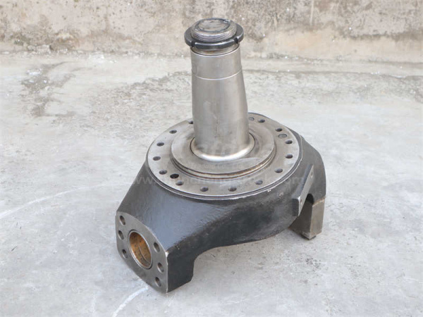 Кулак поворотный HOWO 70T (оригинал)