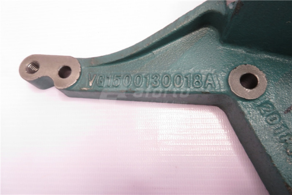 Кронштейн генератора HOWO 0018A