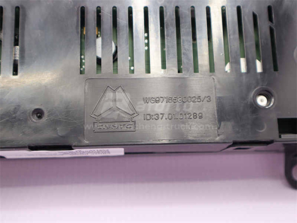 Щиток приборов HOWO 2009 (оригинал)